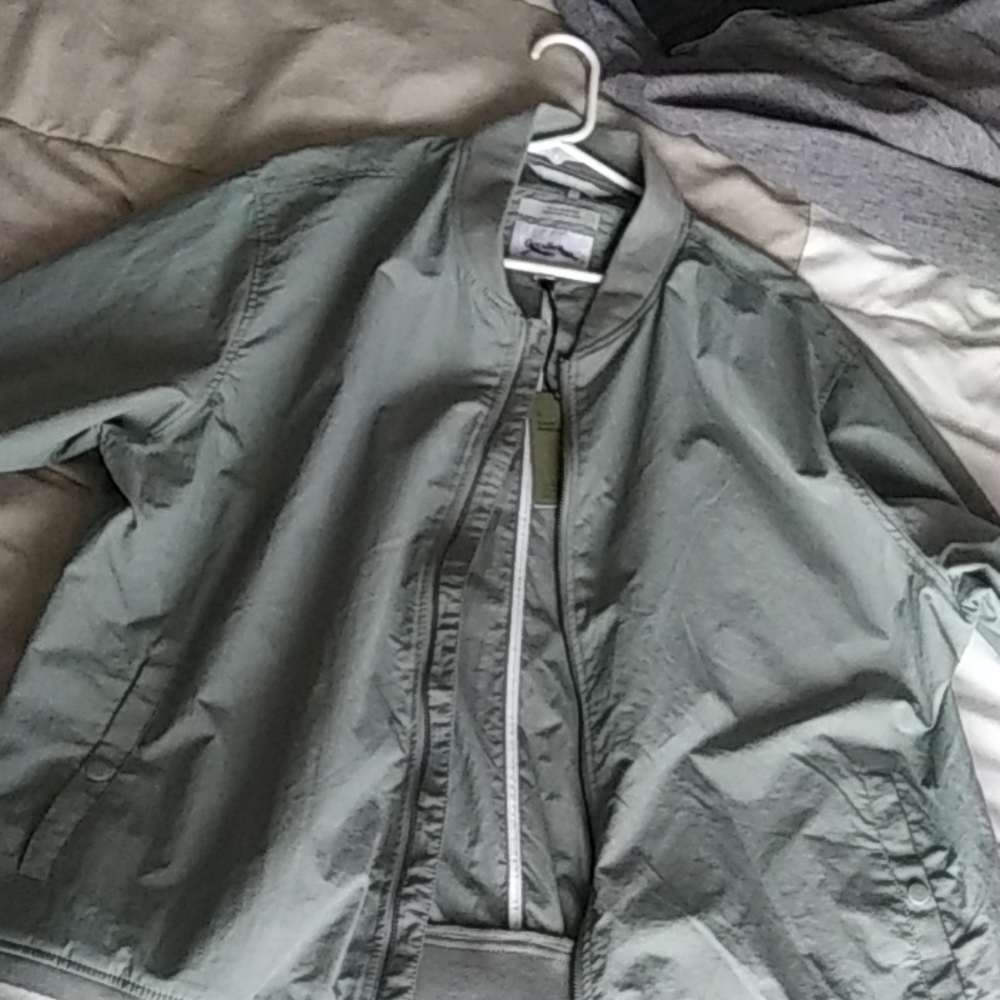 Lightweight zip up water resistant jacket